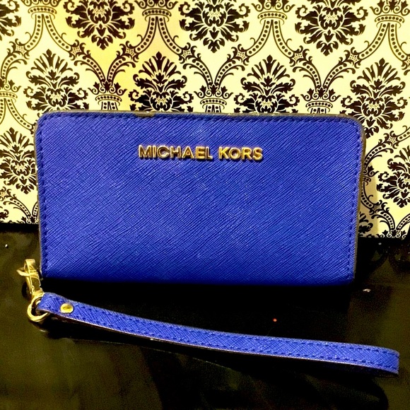 Michael Kors Blue Wallet - Picture 1 of 6